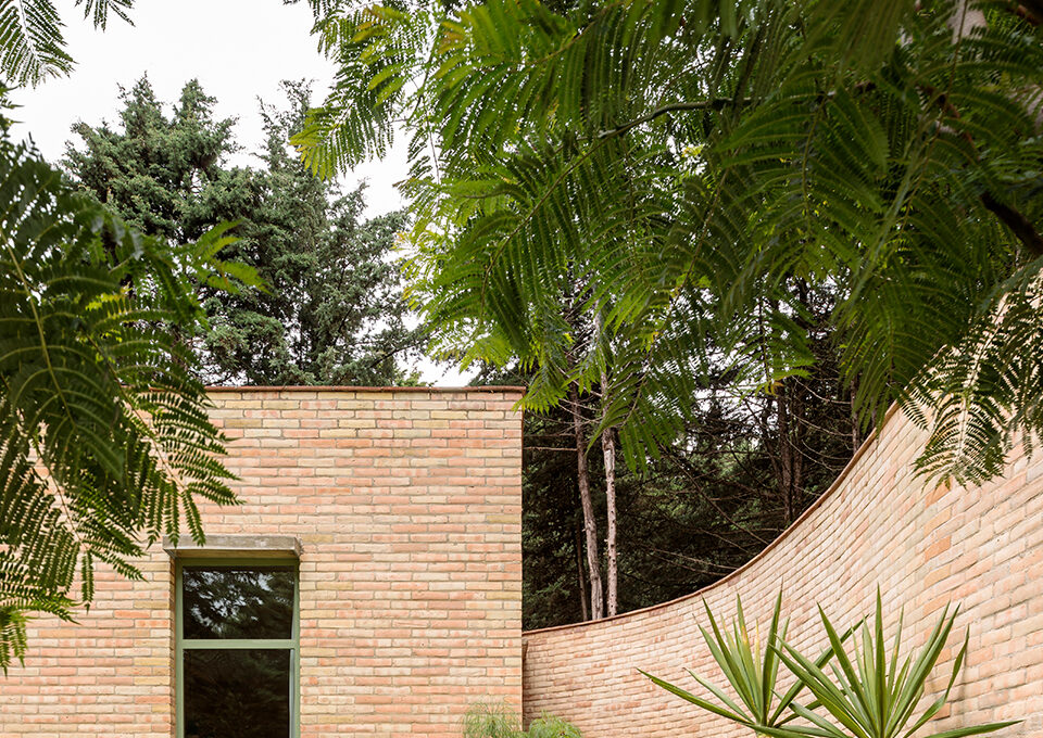 LANZA, Forest House, Ocoyoacac, Mexico, 2018. Photo Dane Alonso